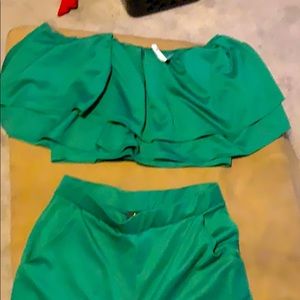 Brand new green 2 piece off shoulder pants set
